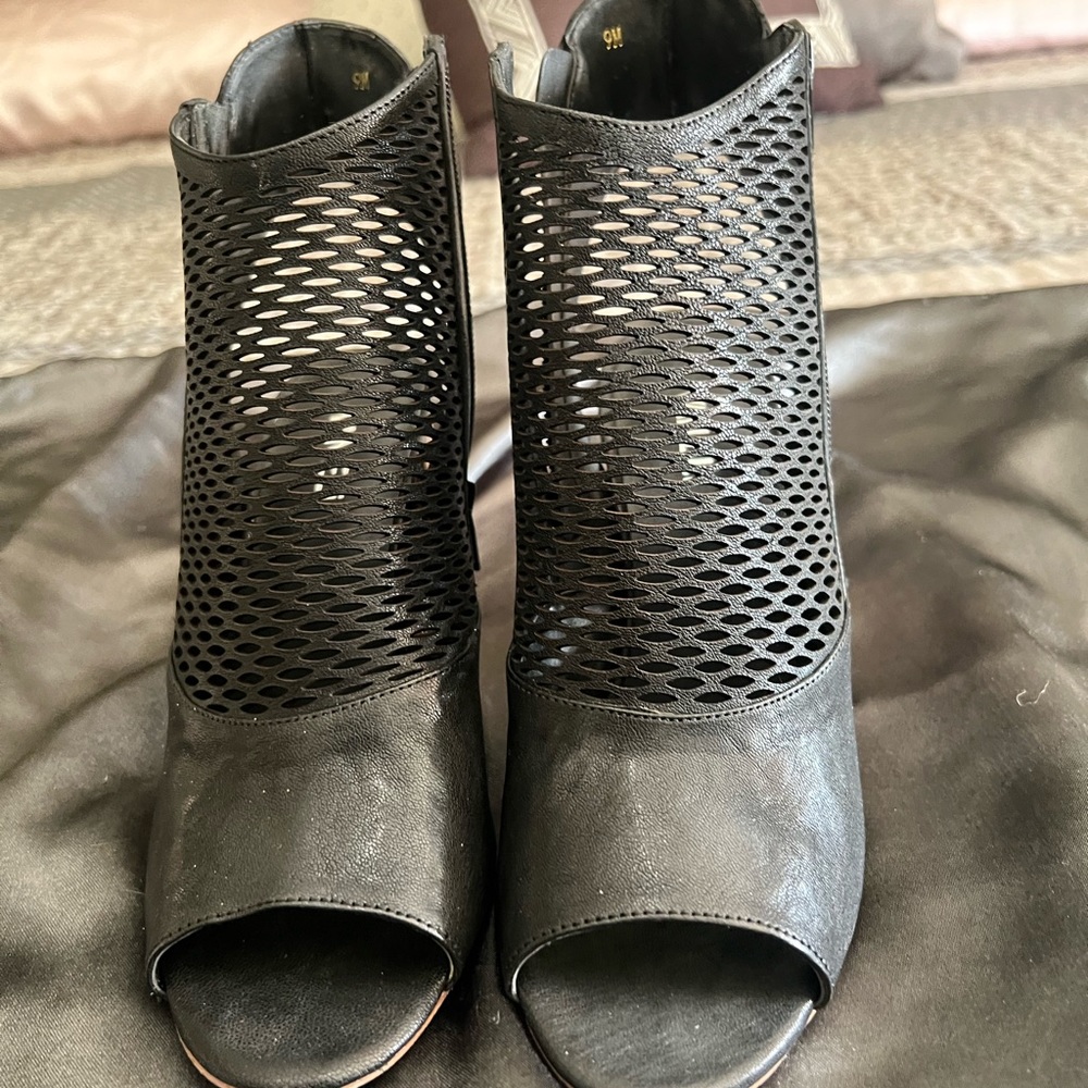Vaneli black mesh shoes